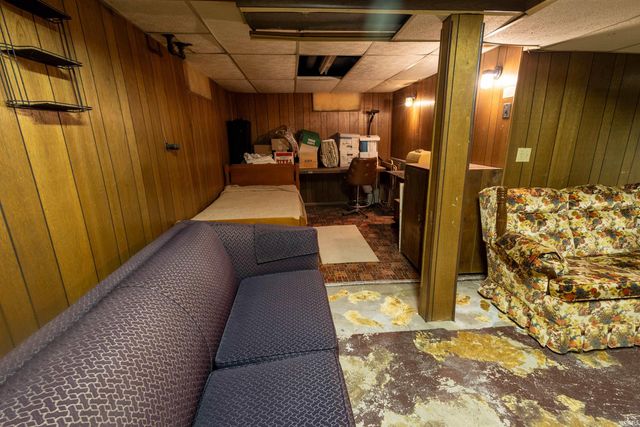 921 Geyer Avenue, Mishawaka, IN 46544