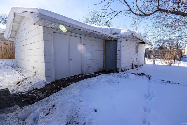 921 Geyer Avenue, Mishawaka, IN 46544