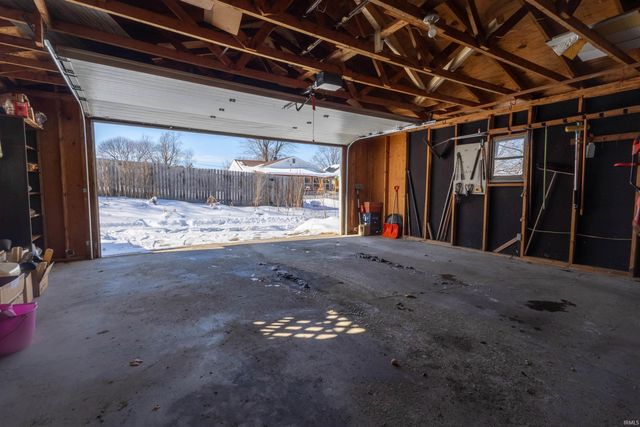 921 Geyer Avenue, Mishawaka, IN 46544