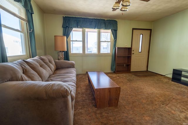 921 Geyer Avenue, Mishawaka, IN 46544