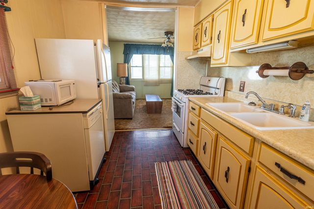 921 Geyer Avenue, Mishawaka, IN 46544