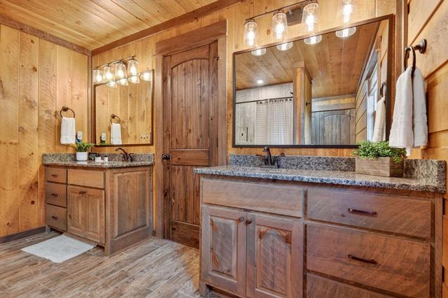 6 Pontoosuc Drive, Mineral Bluff, GA 30559