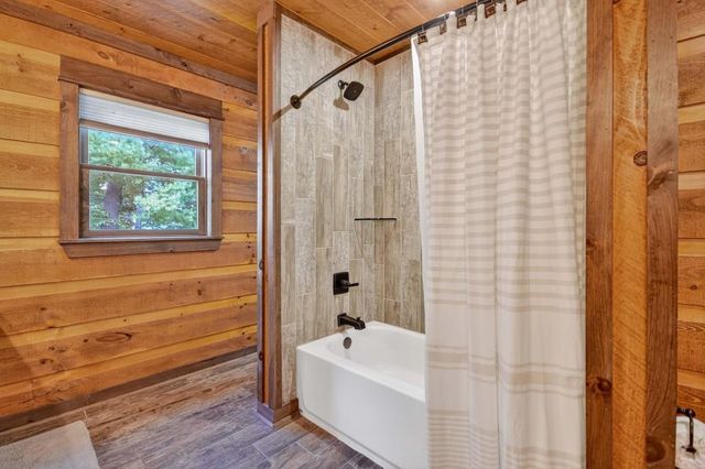 6 Pontoosuc Drive, Mineral Bluff, GA 30559