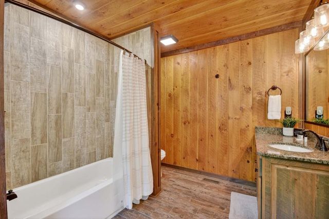 6 Pontoosuc Drive, Mineral Bluff, GA 30559