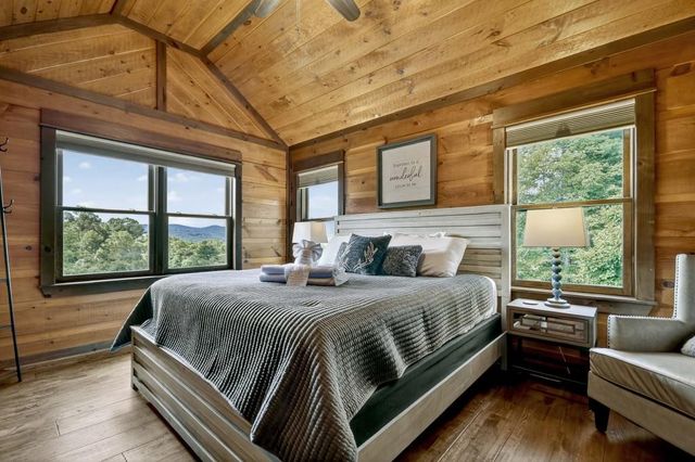 6 Pontoosuc Drive, Mineral Bluff, GA 30559