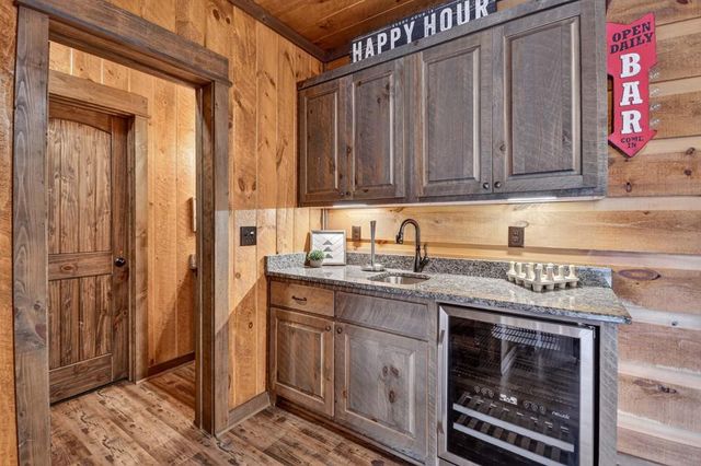 6 Pontoosuc Drive, Mineral Bluff, GA 30559