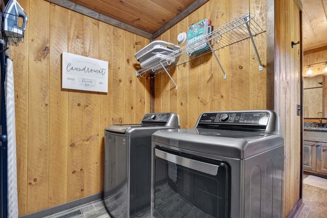 6 Pontoosuc Drive, Mineral Bluff, GA 30559