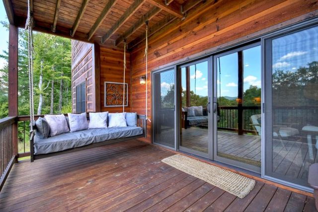 6 Pontoosuc Drive, Mineral Bluff, GA 30559