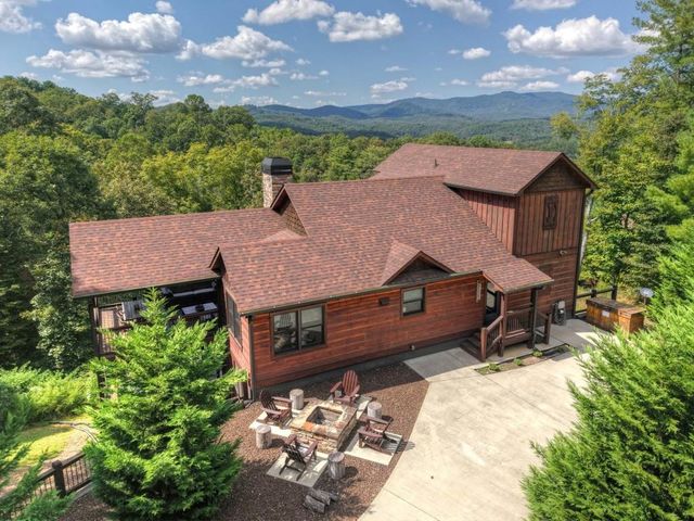 6 Pontoosuc Drive, Mineral Bluff, GA 30559