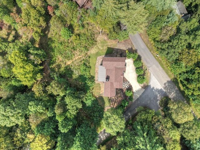 6 Pontoosuc Drive, Mineral Bluff, GA 30559