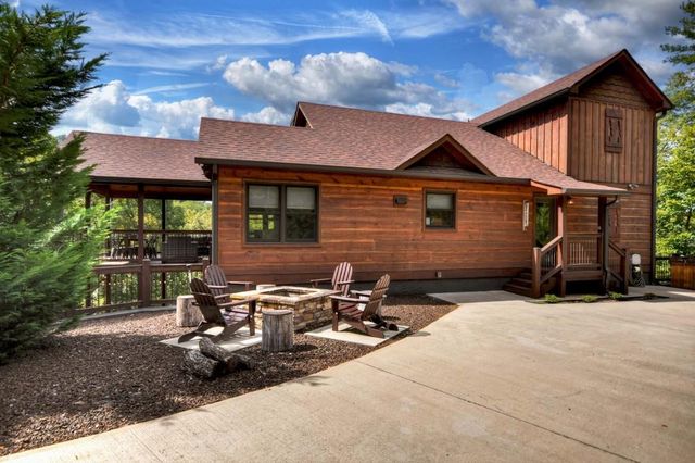 6 Pontoosuc Drive, Mineral Bluff, GA 30559