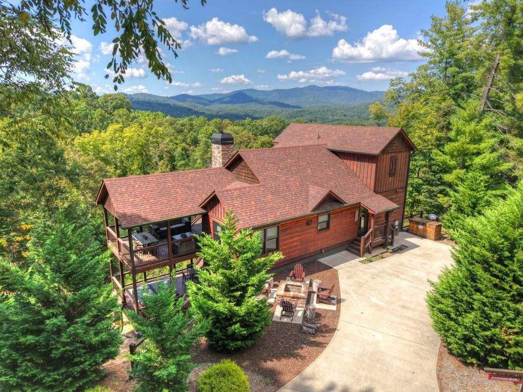 6 Pontoosuc Drive, Mineral Bluff, GA 30559