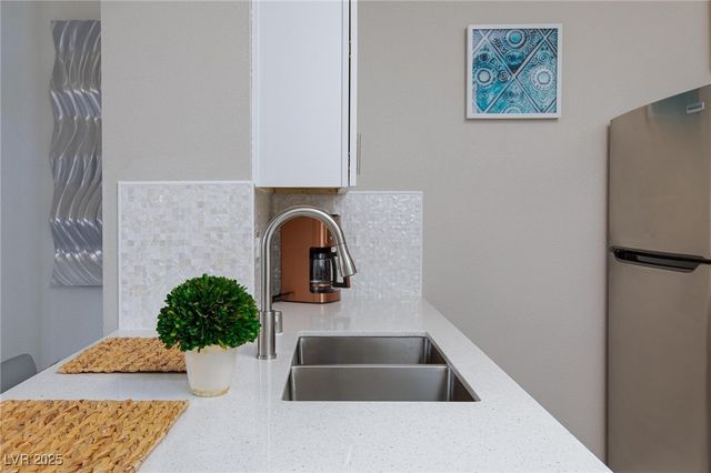 5130 South Jones Boulevard 102, Las Vegas, NV 89118