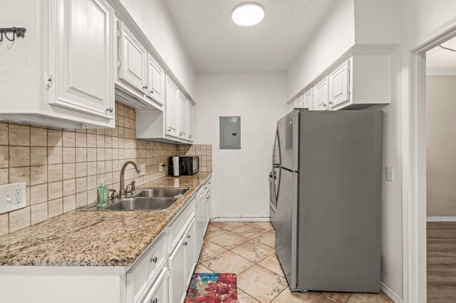 4420 Harlanwood Drive 228, Fort Worth, TX 76109