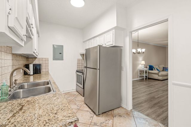 4420 Harlanwood Drive 228, Fort Worth, TX 76109