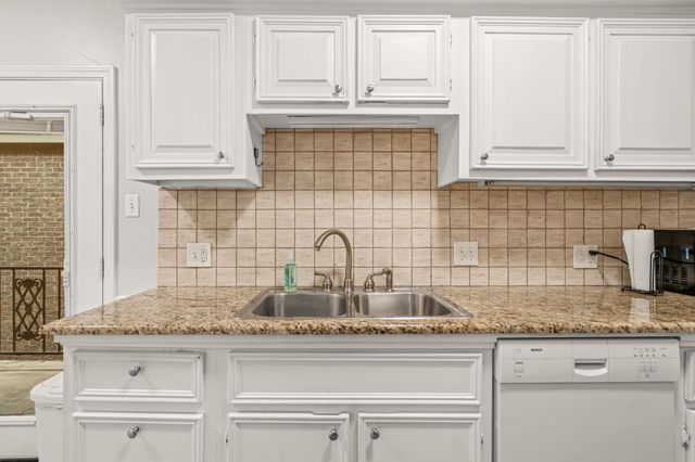 4420 Harlanwood Drive 228, Fort Worth, TX 76109