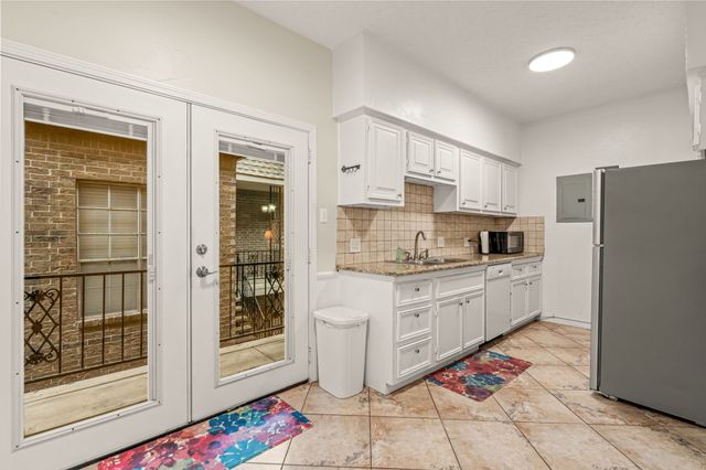 4420 Harlanwood Drive 228, Fort Worth, TX 76109