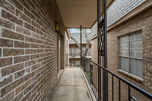 4420 Harlanwood Drive 228, Fort Worth, TX 76109