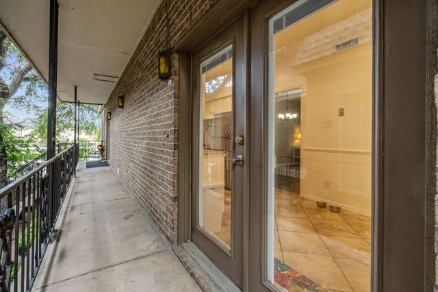 4420 Harlanwood Drive 228, Fort Worth, TX 76109