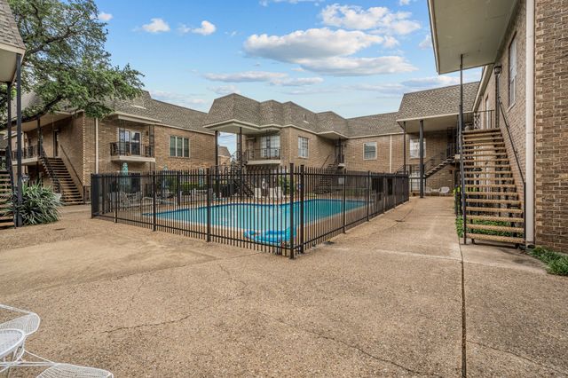 4420 Harlanwood Drive 228, Fort Worth, TX 76109
