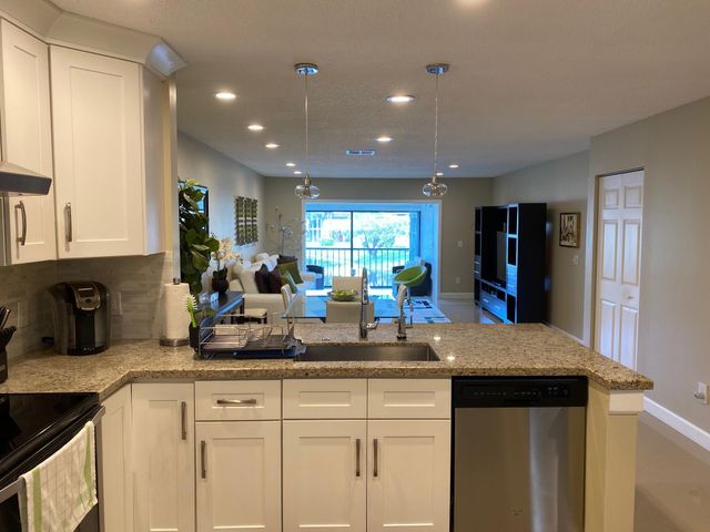 9285 Vista Del Lago 36f, Boca Raton, FL 33428