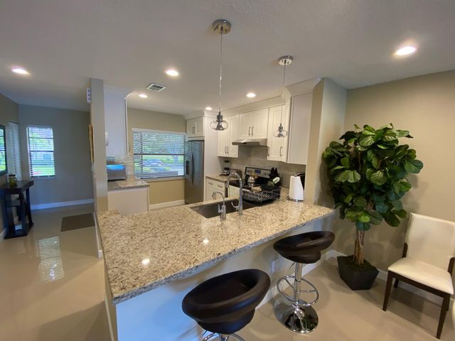 9285 Vista Del Lago 36f, Boca Raton, FL 33428