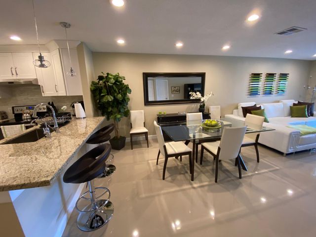 9285 Vista Del Lago 36f, Boca Raton, FL 33428