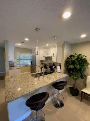 9285 Vista Del Lago 36f, Boca Raton, FL 33428