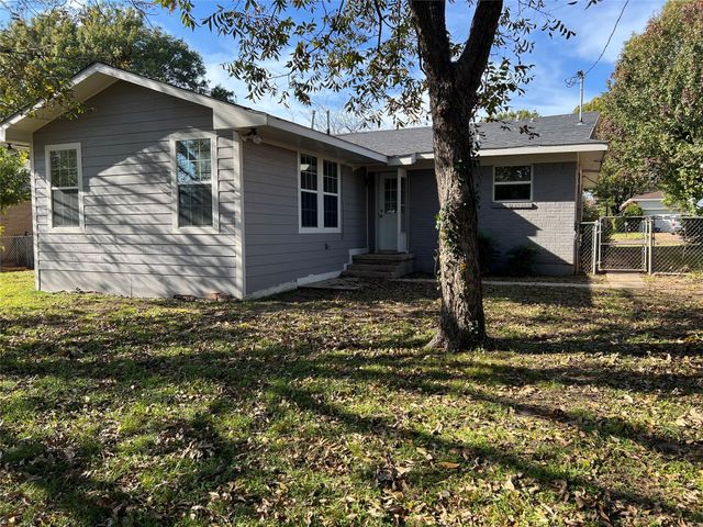 1113 S Idlewild Drive, Sherman, TX 75090