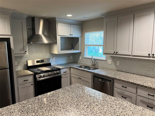 1113 S Idlewild Drive, Sherman, TX 75090