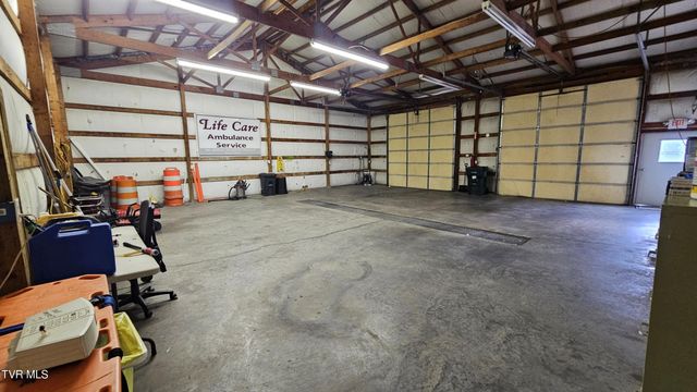 118 Northeast Grand Avenue, Coeburn, VA 24230