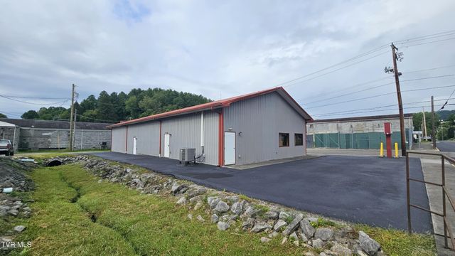 118 Northeast Grand Avenue, Coeburn, VA 24230