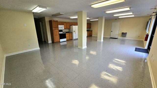 118 Northeast Grand Avenue, Coeburn, VA 24230