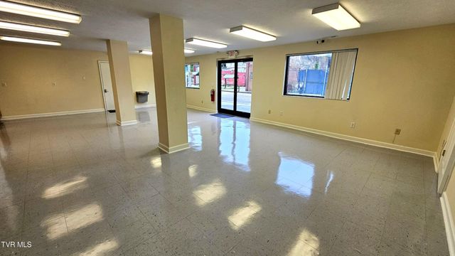 118 Northeast Grand Avenue, Coeburn, VA 24230