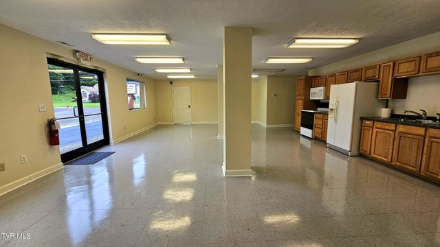 118 Northeast Grand Avenue, Coeburn, VA 24230