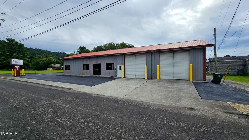 118 Northeast Grand Avenue, Coeburn, VA 24230