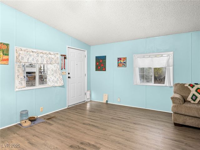 240 Navajo Drive, Henderson, NV 89015