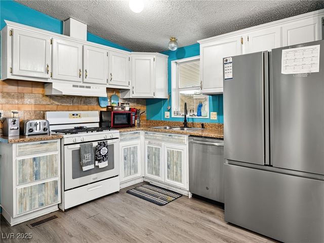 240 Navajo Drive, Henderson, NV 89015