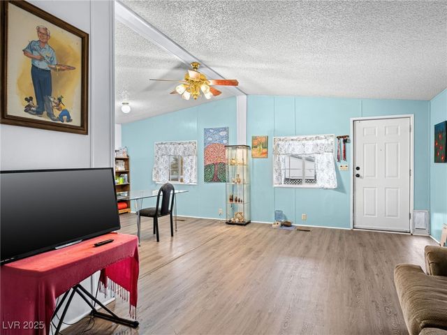 240 Navajo Drive, Henderson, NV 89015