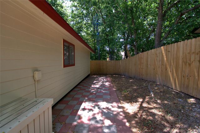 6201 Soft Wind CIR B, Austin, TX 78745