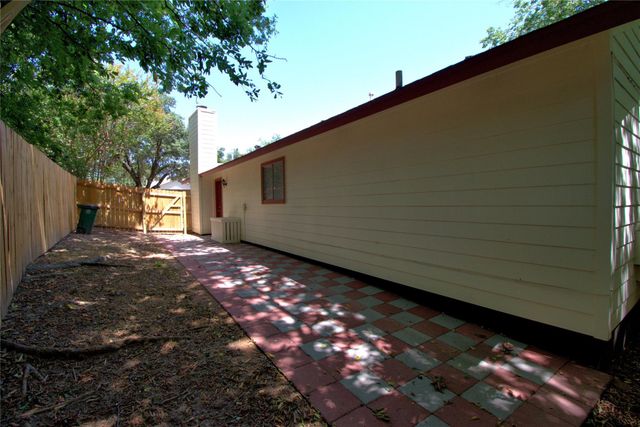 6201 Soft Wind CIR B, Austin, TX 78745