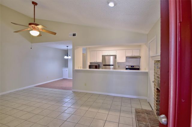 6201 Soft Wind CIR B, Austin, TX 78745
