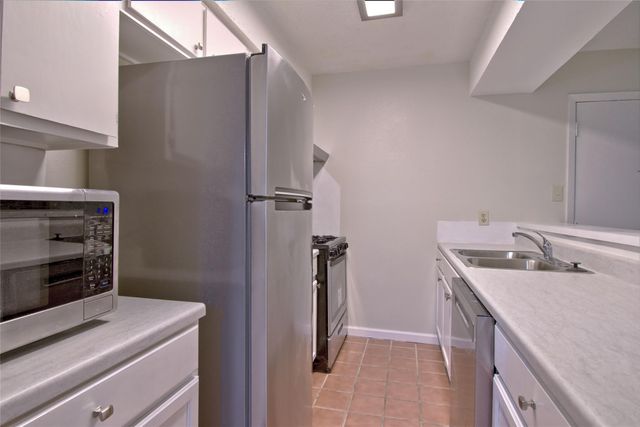 6201 Soft Wind CIR B, Austin, TX 78745