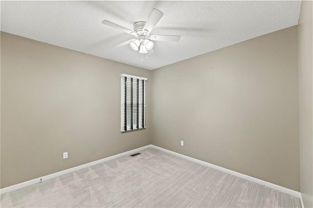 551 NW North Shore Drive, Lake Waukomis, MO 64151