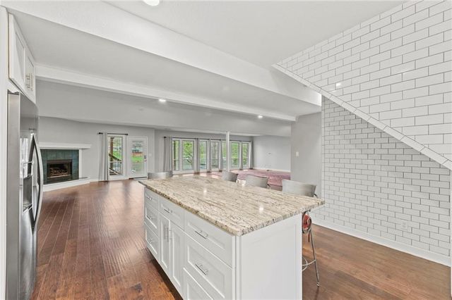 551 NW North Shore Drive, Lake Waukomis, MO 64151