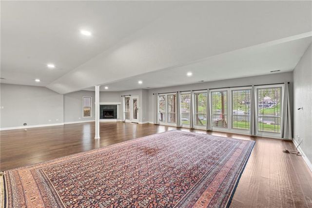 551 NW North Shore Drive, Lake Waukomis, MO 64151