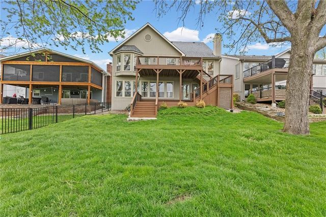 551 NW North Shore Drive, Lake Waukomis, MO 64151