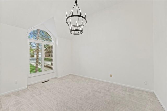 551 NW North Shore Drive, Lake Waukomis, MO 64151