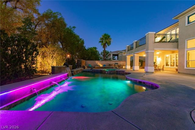 8088 Dark Hollow Place, Las Vegas, NV 89117
