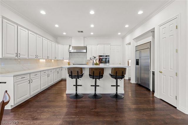 8088 Dark Hollow Place, Las Vegas, NV 89117